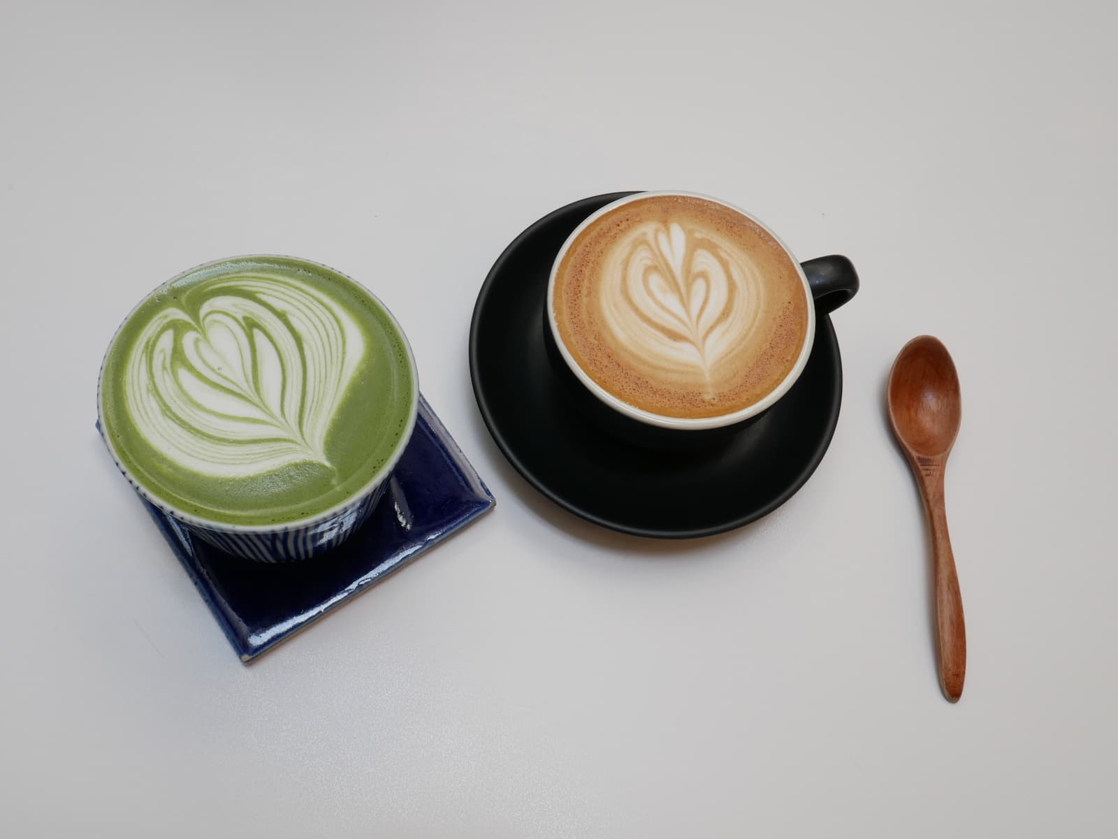 Café y Matcha, beneficios y diferencias cover image